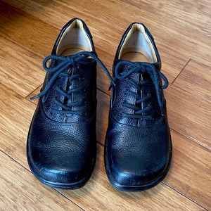 Nurse Mates EUC slip resistant